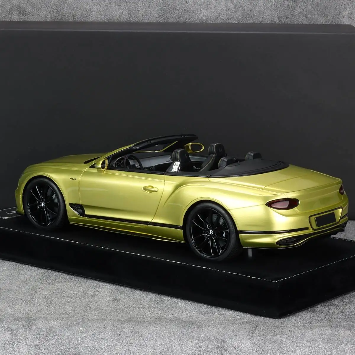 HH 모델 1:18 콘티넨탈 GTC 시뮬레이션 한정판 수지 금속 정적 자동차 모델 장난감 선물