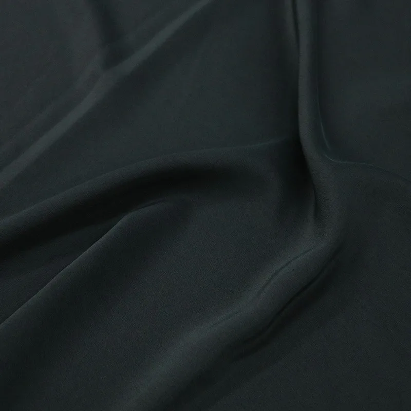 Tessuto di garza profumata in raso di seta tinta unita ramiè verde scuro designer di abbigliamento