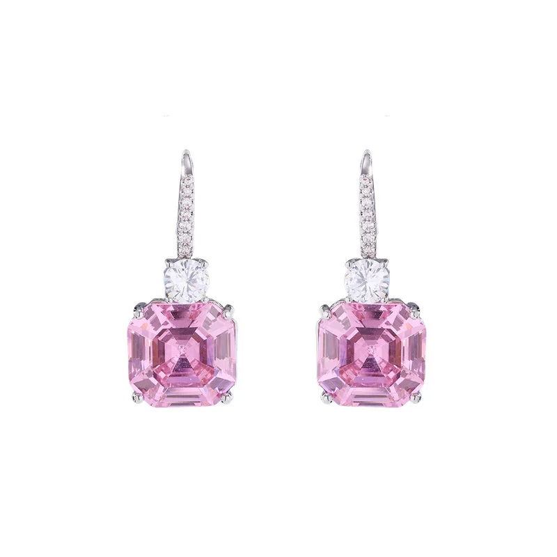Square sugar zircon earrings with a niche design sense, sweet and luxurious style, and exquisite ear hooks