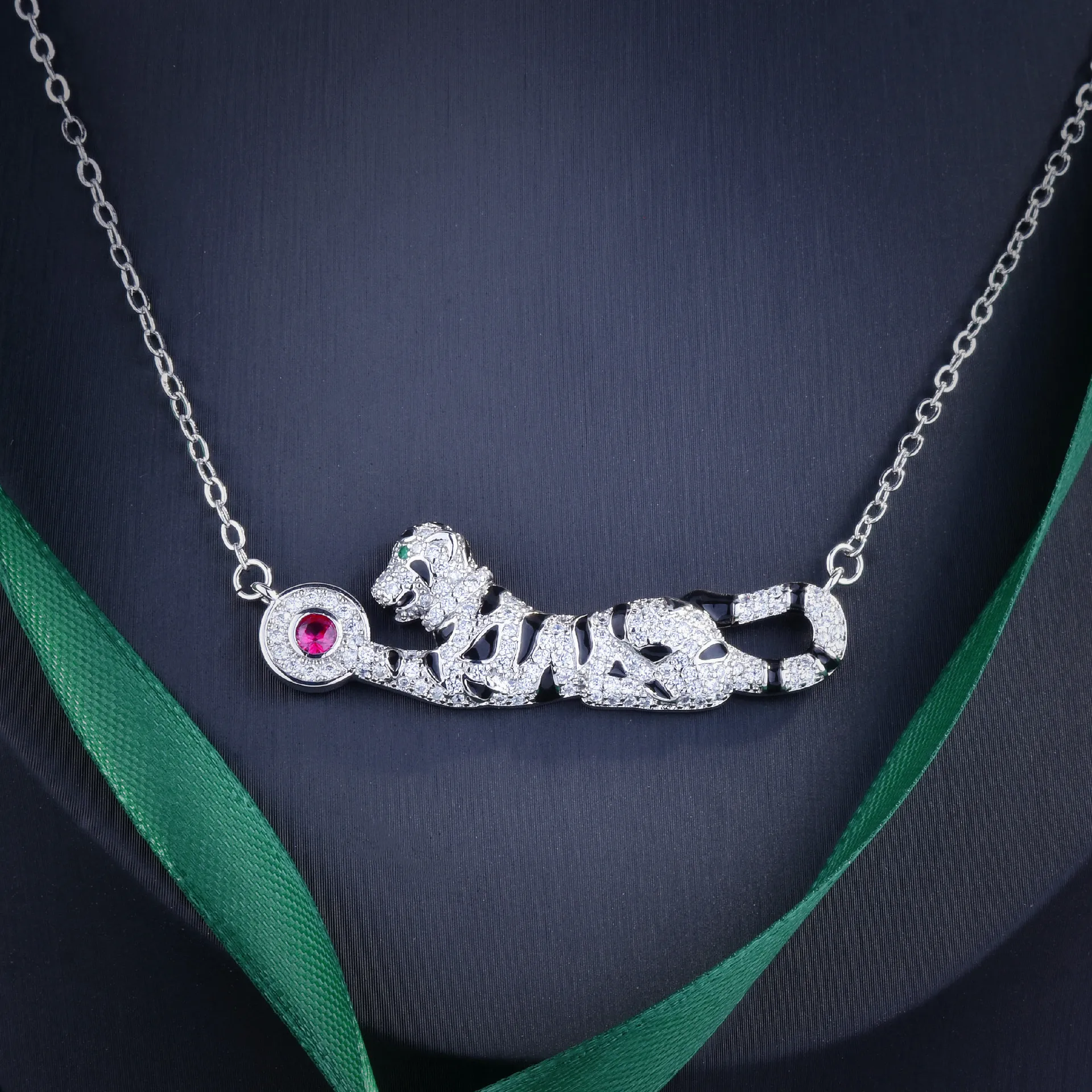 S925 Sterling Silver Leopard Necklace with Enamel Burnt Blue and Black Pattern Full of Diamonds Elegant Leopard Collarbone Chain