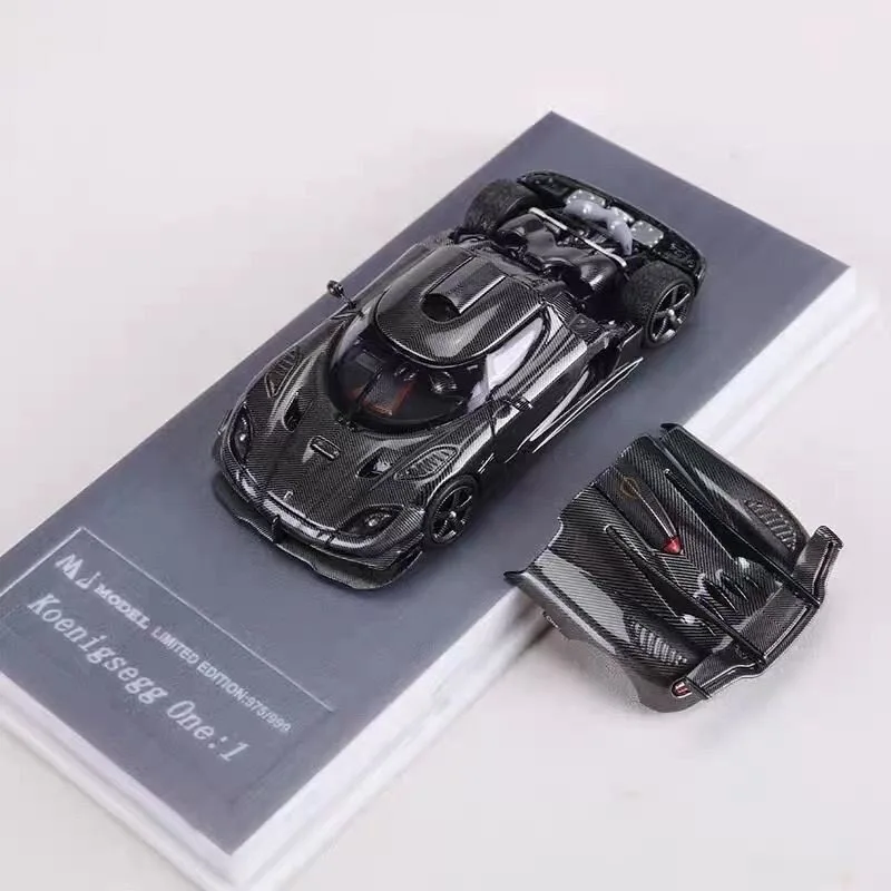 In stock:1:64 full carbon texture one:1. Alloy die-cast miniature simulation car model with openable back cover,festival gift