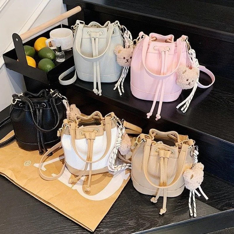 حقيبة ماسنجر نسائية راقية مصنوعة من الجلد الصناعي معززة باريس كاجوال عتيقة واسعة على الطراز اليومي  #1