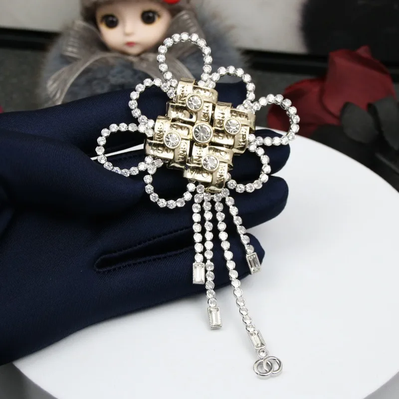 

Корейский изысканный бант с бахромой и бриллиантами, китайский узел, высококачественная булавка, легкий роскошный корсаж с бахромой для ужина