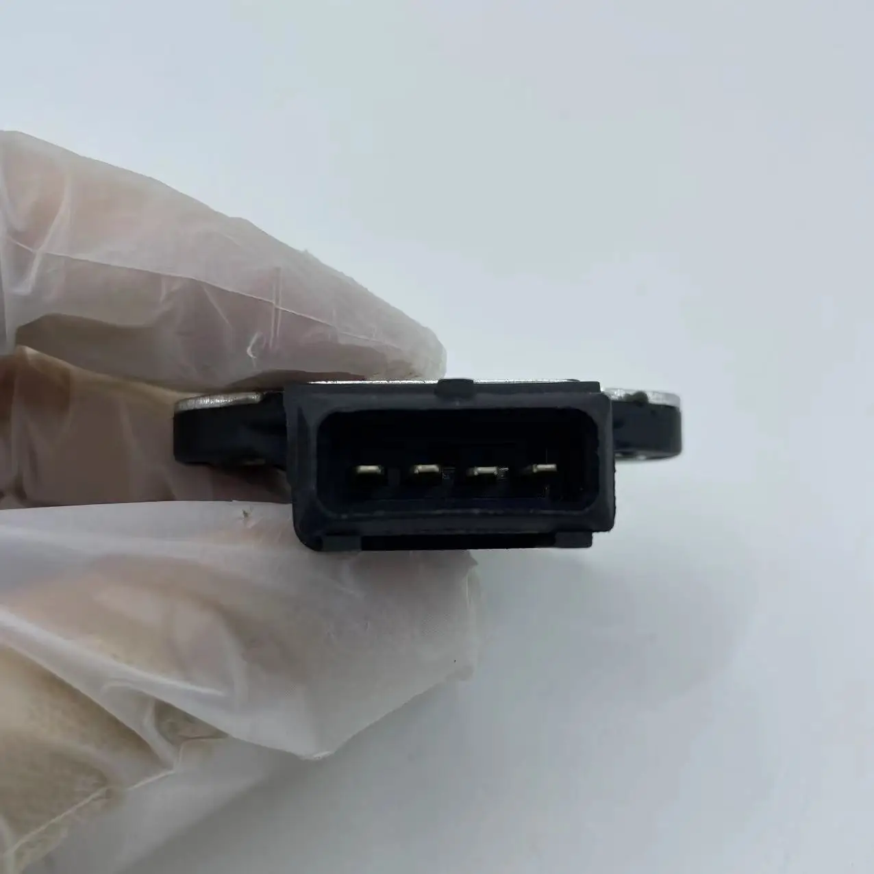 1pc MD374437 Ignition Failure Sensor For MMITS-UBISHI PA-JERO  MD315784 MD354655 J5T60572 27370-38000 2737038000 J5T