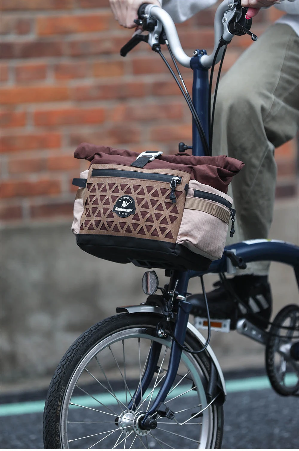 Rhinowalk Bicycle Handlebar Bag 6.5L Quick Release Bike Front Bag Comes With Rain Cover For Brompton Folding Bike Urban Cycling