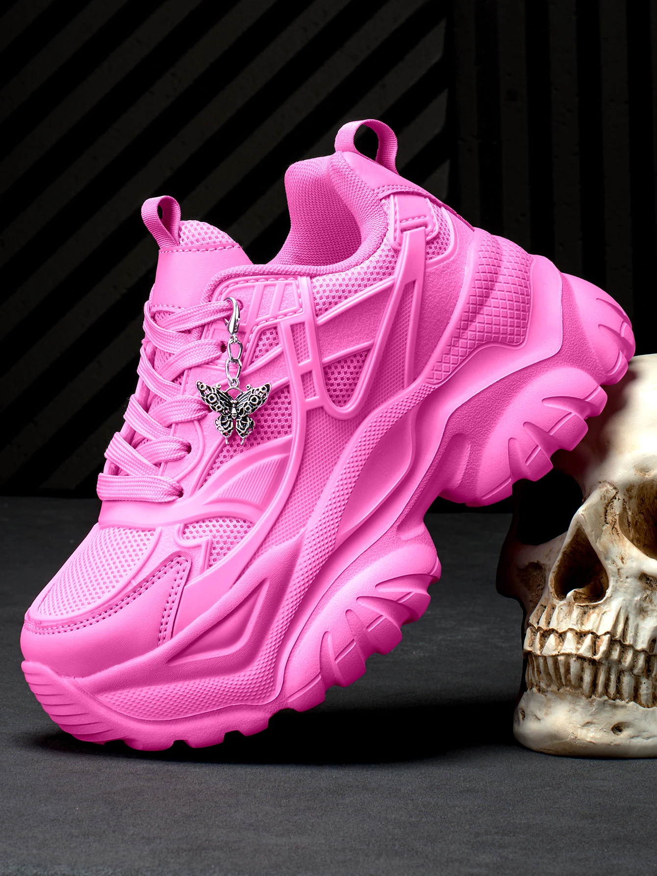 2026 Neues Modell Damen Y2K Pink Plateau-Schuhe mit 7 cm Absatzhöhe, vulkanisierte Schuhe mit abnehmbarem silbernem Schmetterlingsanhänger, leichte, atmungsaktive Mesh-EVA-Sohle, trendige Schuhe für