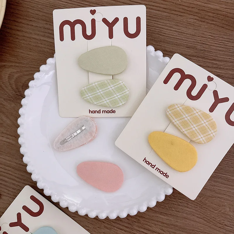 韓国風生地水滴型子供用チェック柄前髪ヘアクリップ女の子用多用途スイートBBクリップキャンディーカラーベビー前髪ヘアピン