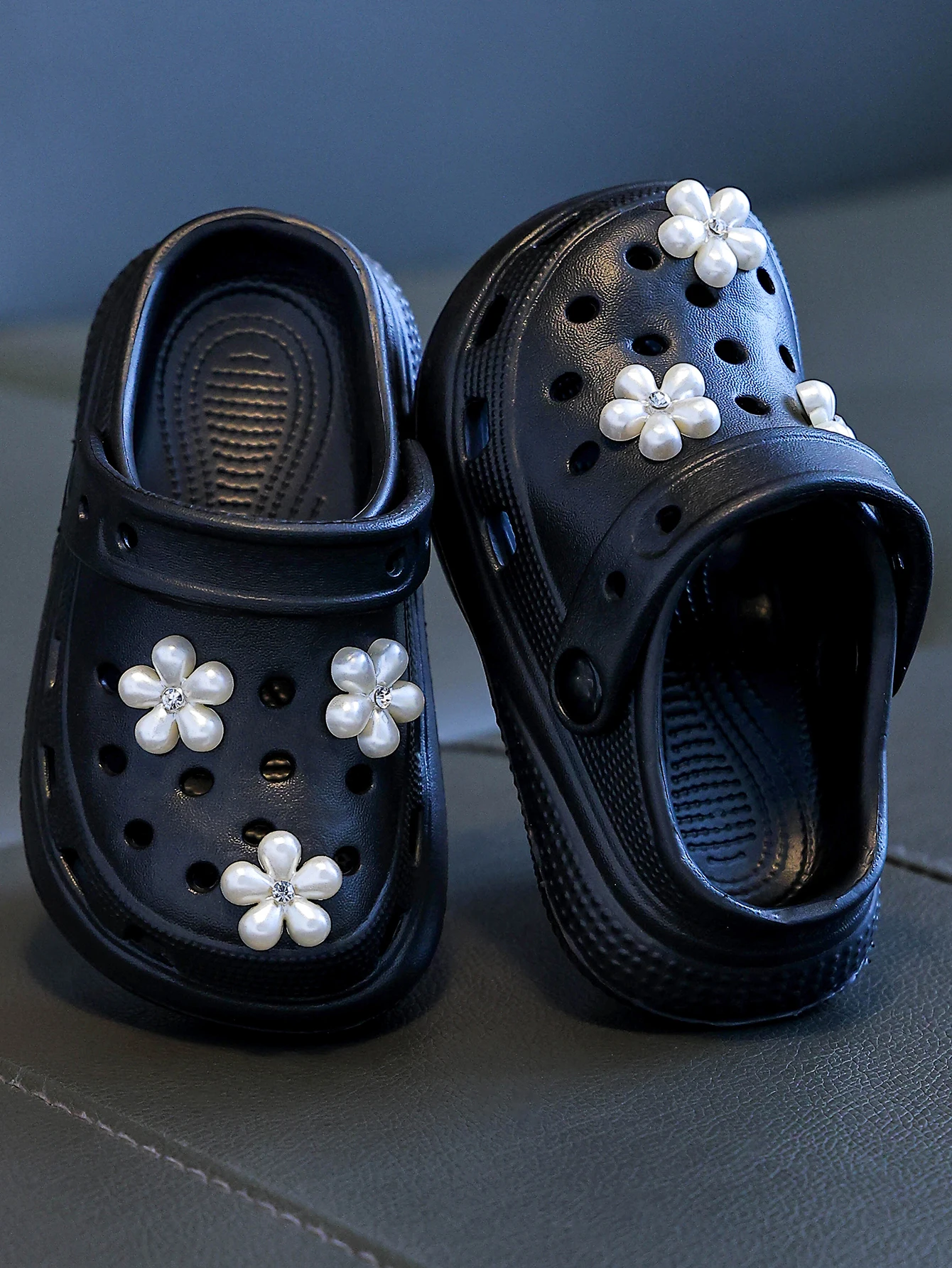 

Новые летние детские и подростковые тапочки для дома и пляжа, большие, средние и маленькие размеры, нескользящие.