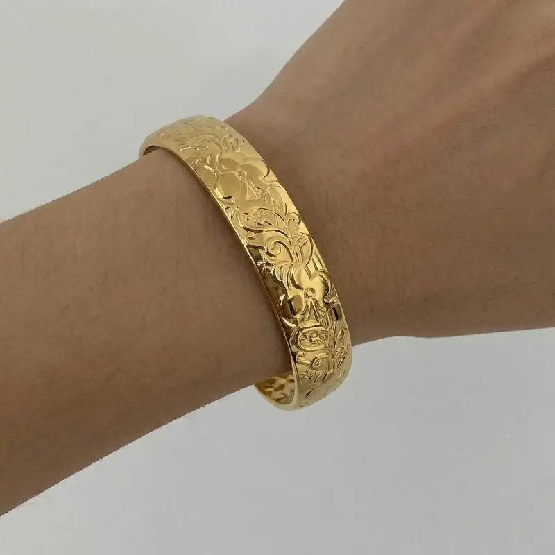 Stainless Steel Flower Texture Wide Open Cuff Bracelet for Women 18K Gold Plated Geometric Round Fashion Bangle Jewelry Gifts
