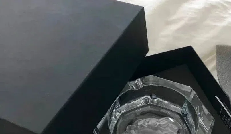 

Пепельница с кристаллами в форме головы, искусственная роскошь, индивидуальная Мода, высокий внешний вид, подарок для гостиной для подарка на день рождения парня