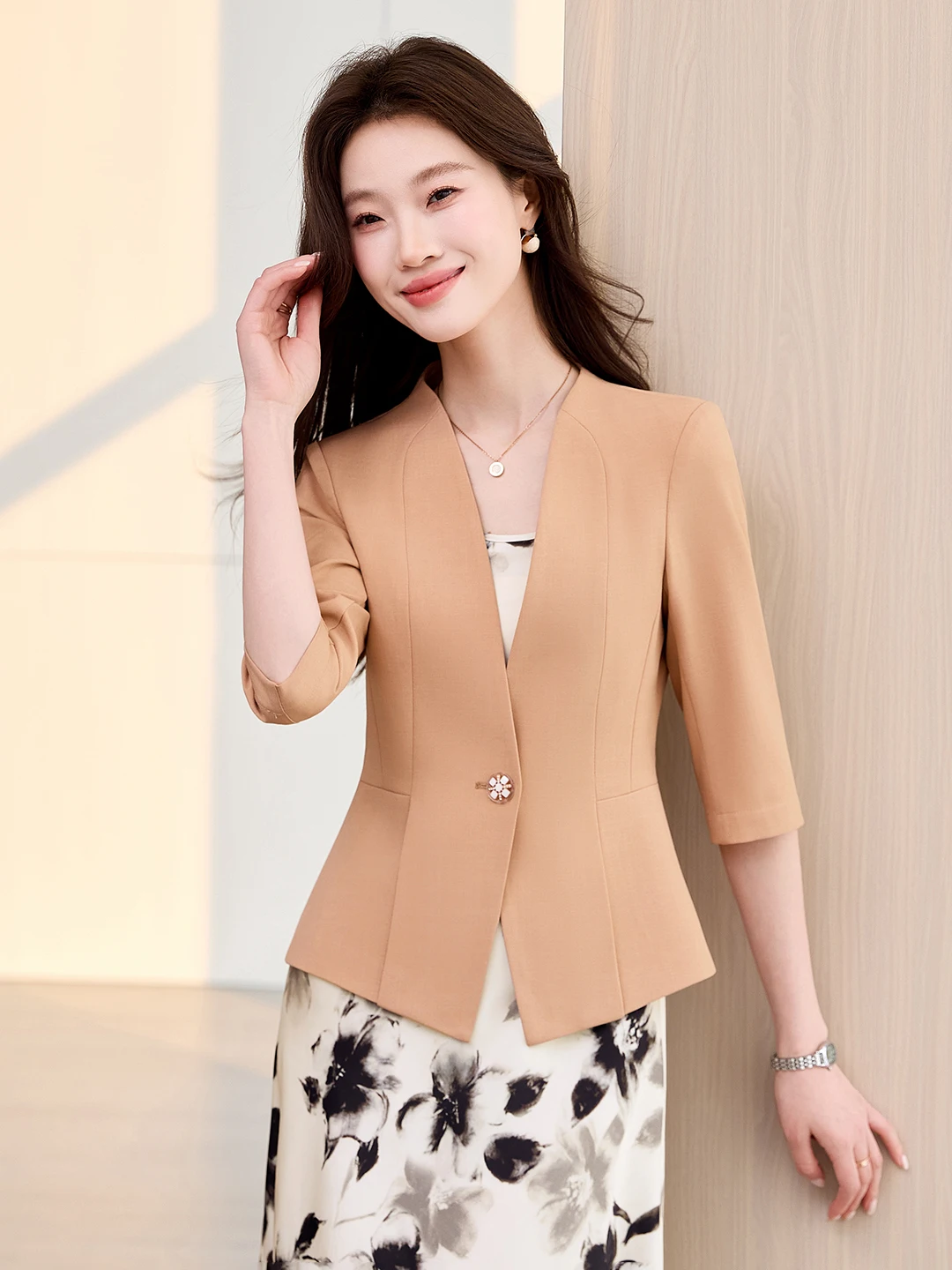 

OL Style V-Neck Seven-Sleeve Suit Jacket for Women Commute Professional Fashion Design Breathable Polyester Fiber