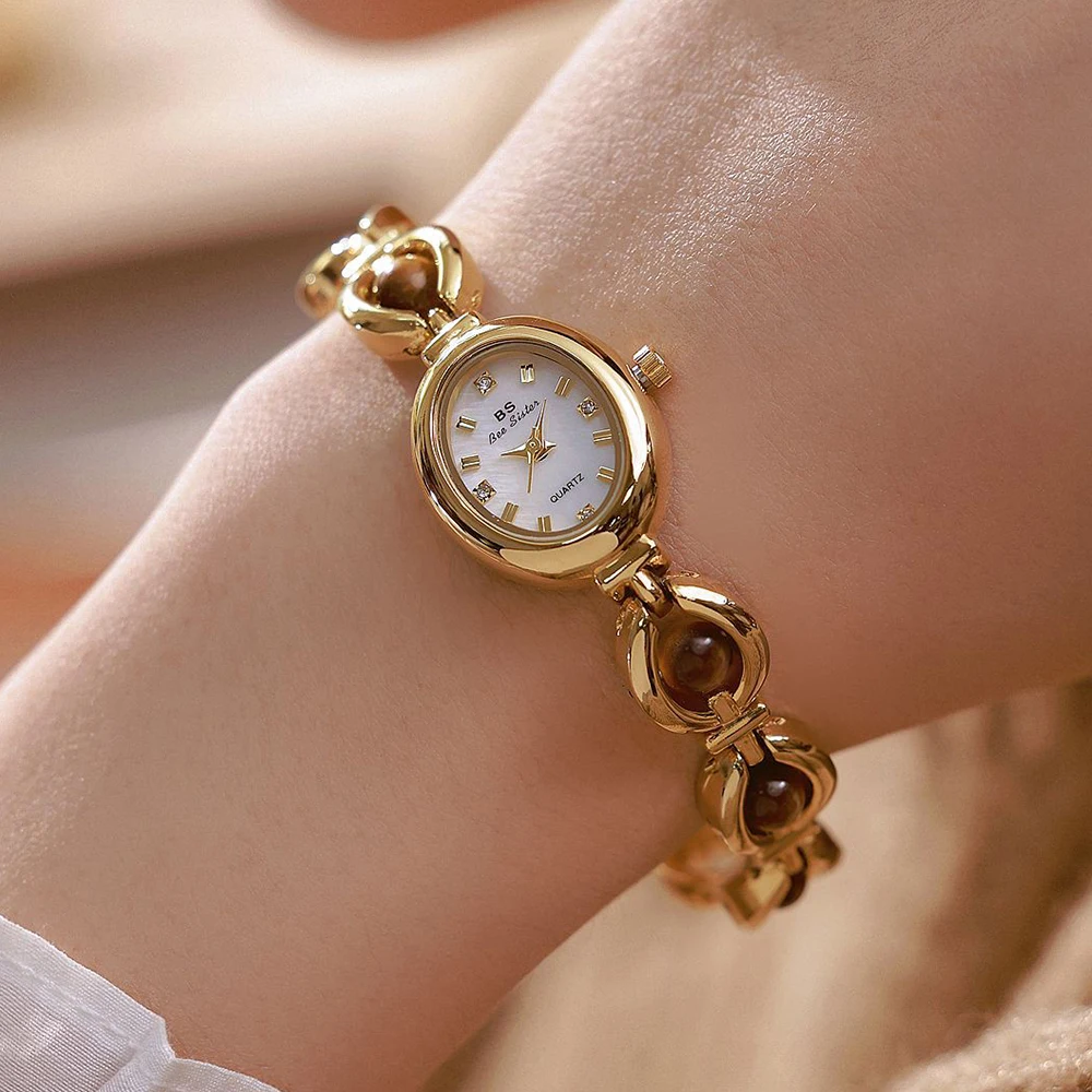 ساعة كوارتز نسائية فاخرة 2025 ملونة من اليشم الطبيعي ساعات بسيطة للسيدات ملابس يومية للحفلات مقاومة للماء هدية معصم مزخرفة