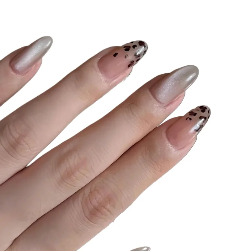 

*Leopard print Spice Girl handmade cat's eye manicure explosion patch nail pure handmade temperament explosion wear