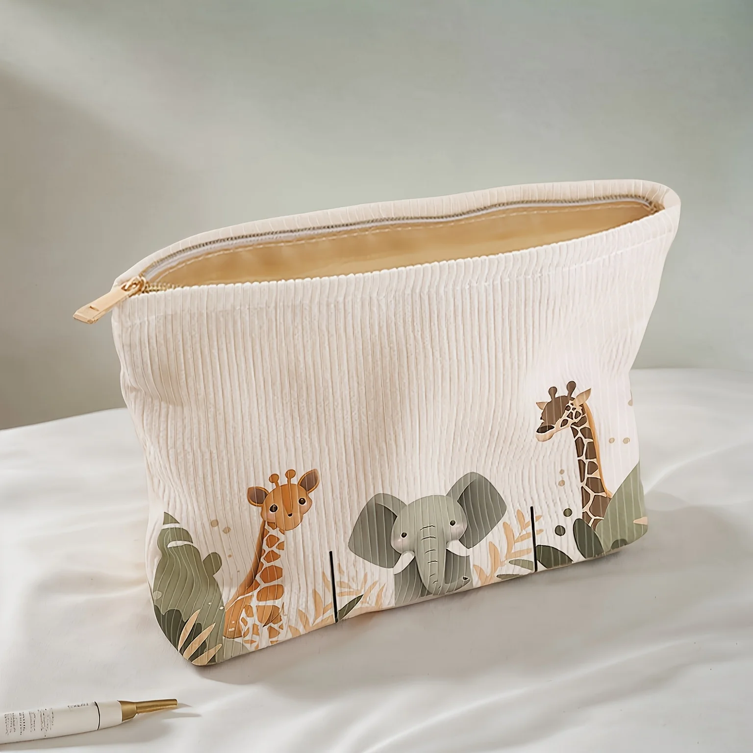The Animal Design Easy to Carry Multifunctional Toiletry Bag Lightweight Storage Bag - with Safe Zipper Beauty Makeup Toiletries