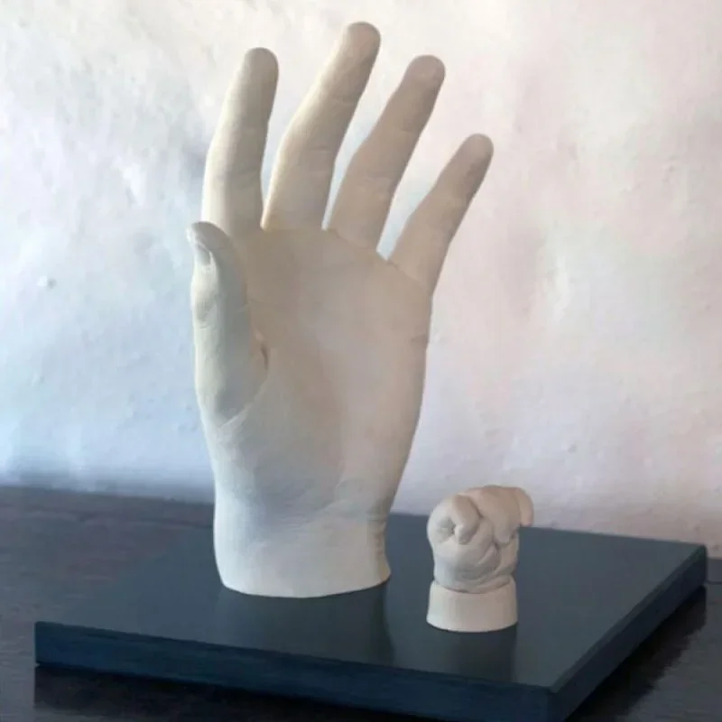 2024 New Keepsake Hands Casting Kit Large Diy Plaster Statue Molding Hand Holding Suitable for Couples Wedding Escultura