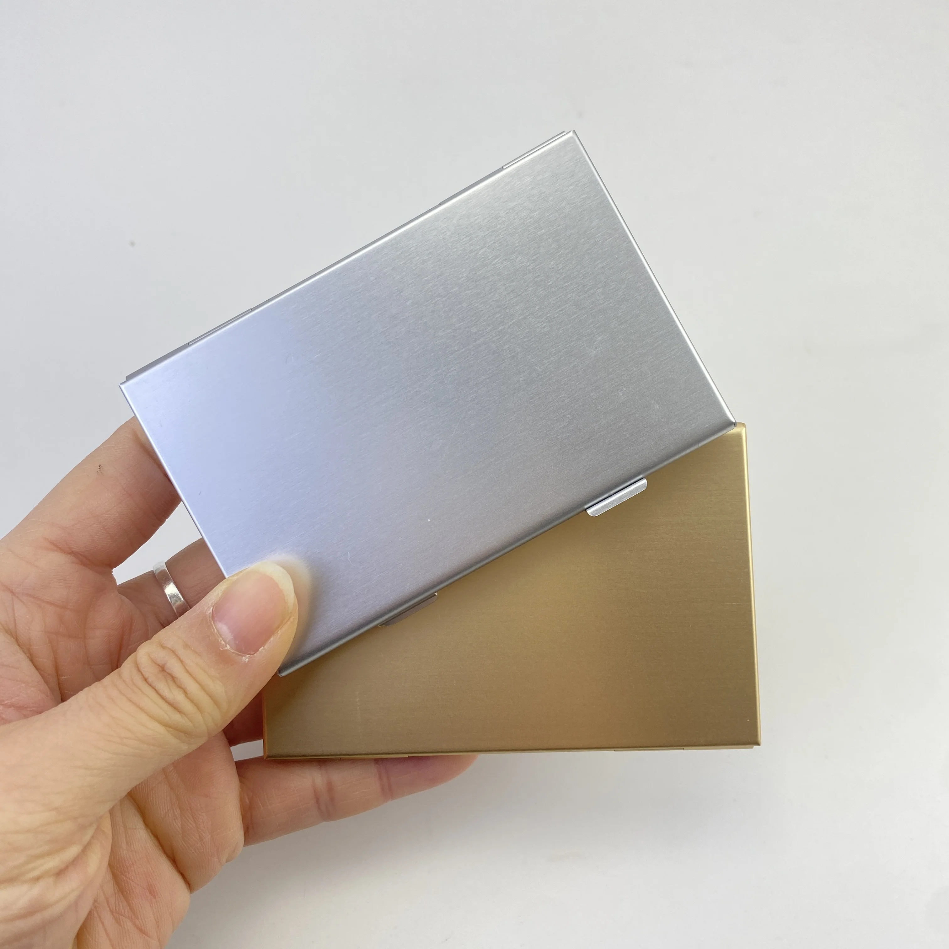Scatola magnetica a doppio strato in alluminio ultrasottile compatta fai-da-te - Custodia ricaricabile per ombretto e fard