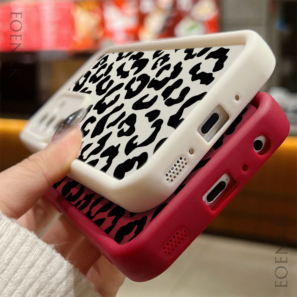 INS Leopardenmuster Handyhülle für Samsung Galaxy S25 S22 S21 S23 S20 S24 Ultra FE A35 A15 A25 A55 Note 20 Plus 5G Soft Cover – Detail 3