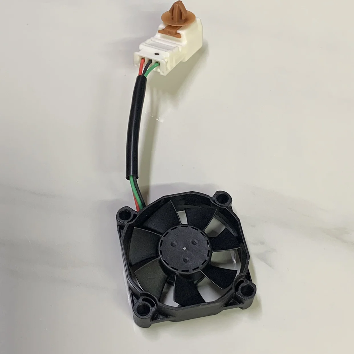 AMO AMB050015-03-CFA 5V 5015 is suitable for automotive LED headlight cooling fan