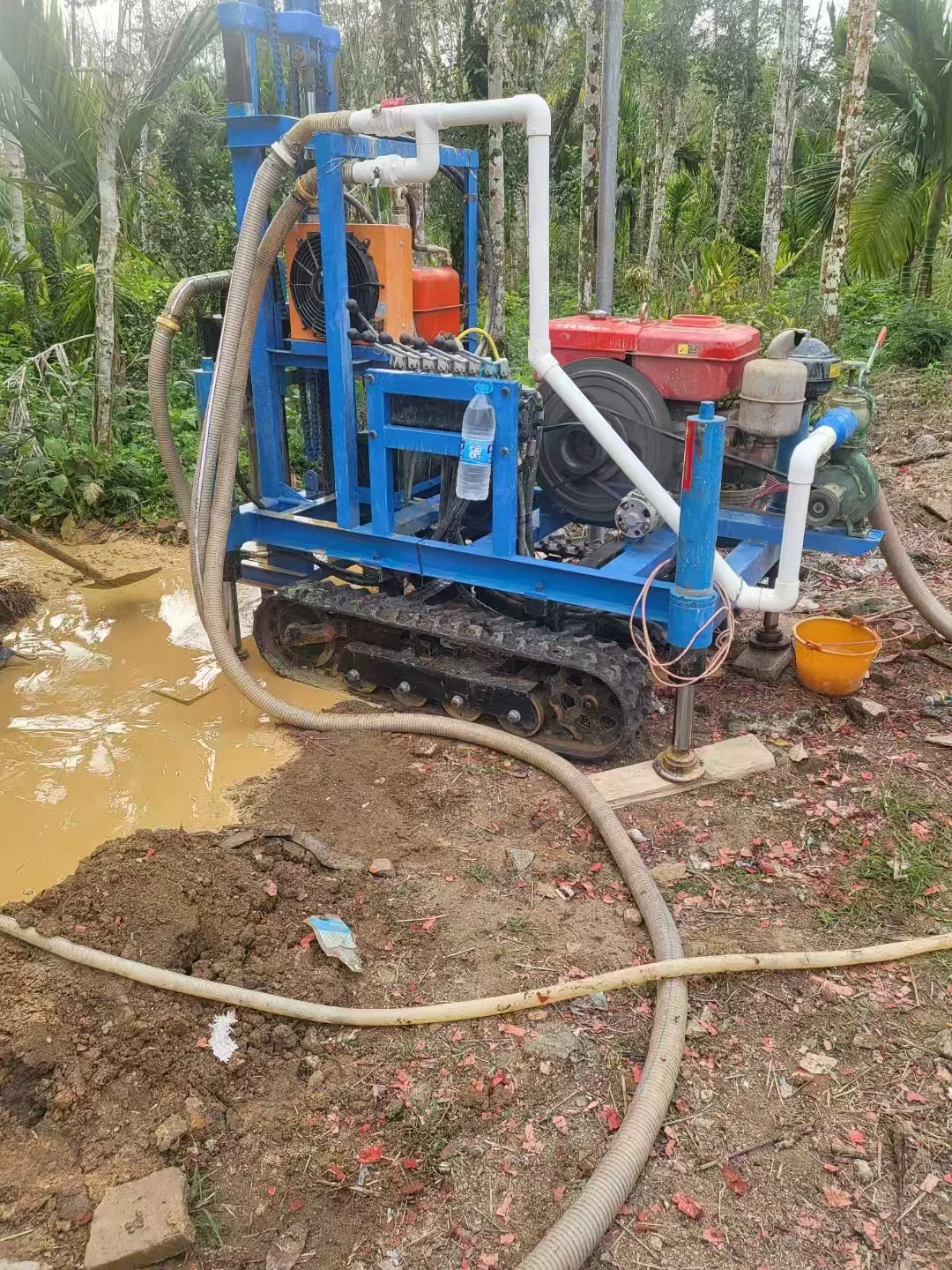 

Customized Portable Small 100m 150m 200m Crawler Deep Well Drilling Rig Machine Mud Pump Exploration Well Drilling Rig