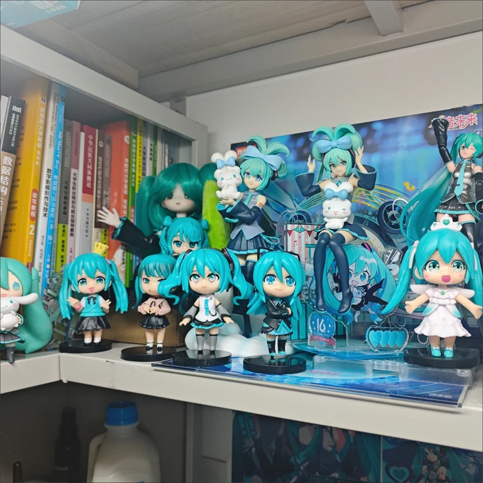 6pcs/set Anime new  miku figure mini character ornaments kawai  hatsune table decoration for home adult toy child gift