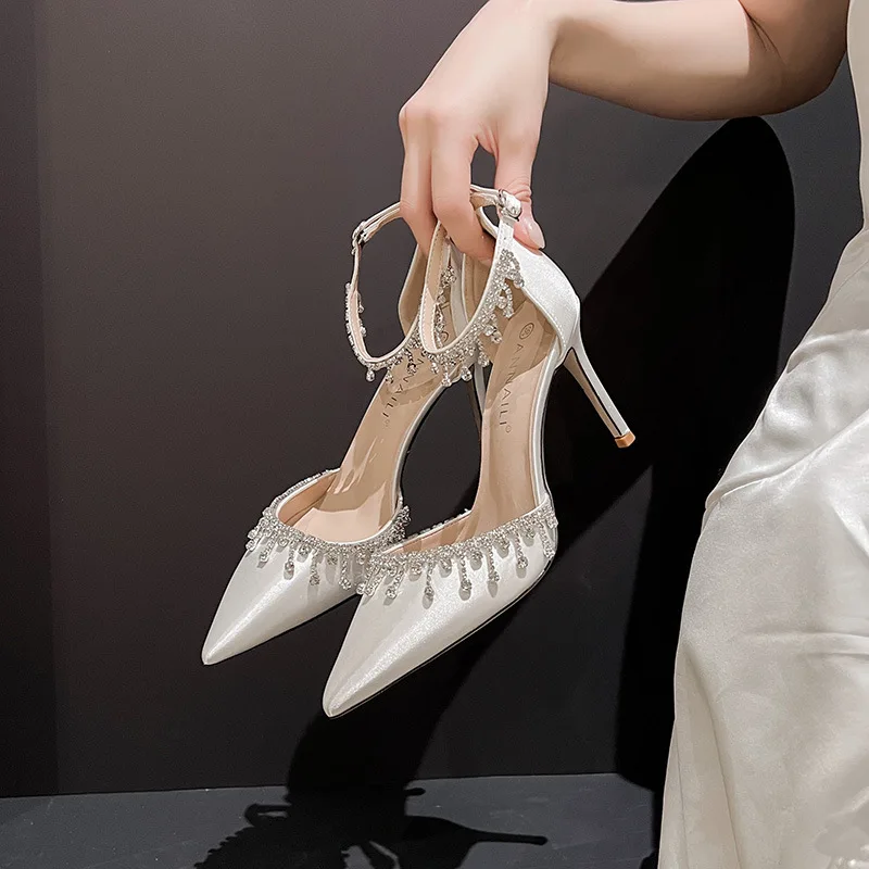 

White main wedding dress, wedding shoes, satin flat belt,womens fashion,tassel chain,high heels,black temperament,hollow sandals