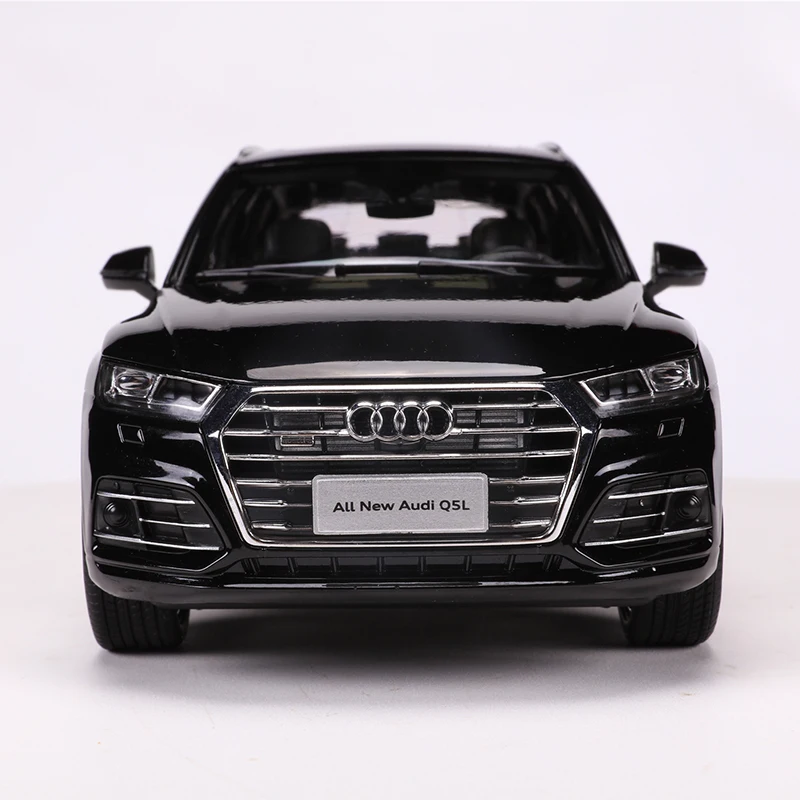 1:18 Original 2018 AUDI Q5L Diecast  Alloy Car Model For Three Colors Black White Blue