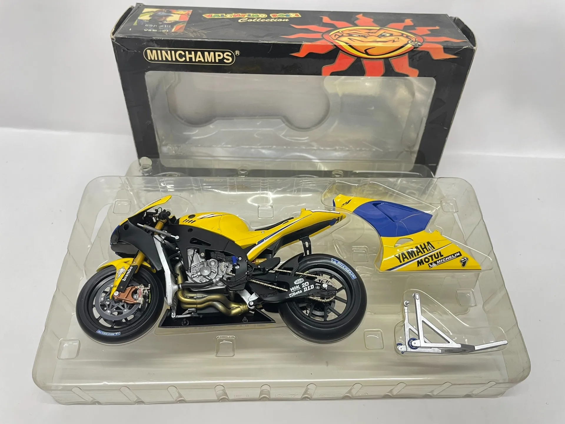 

Minichamps 1:12 YZR-M1 Rossi 2006 #46 Simulation Limited Edition Alloy Metal Static Motorcycle Model Toy Gift