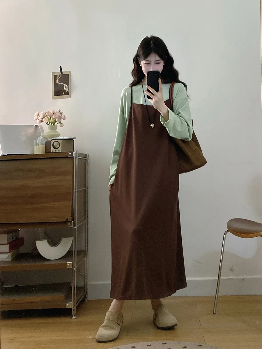 

Женский повседневный модный комплект больших размеров из двух предметов: футболка с круглым вырезом и длинными рукавами, а также свободное платье на бретелях, весна-лето