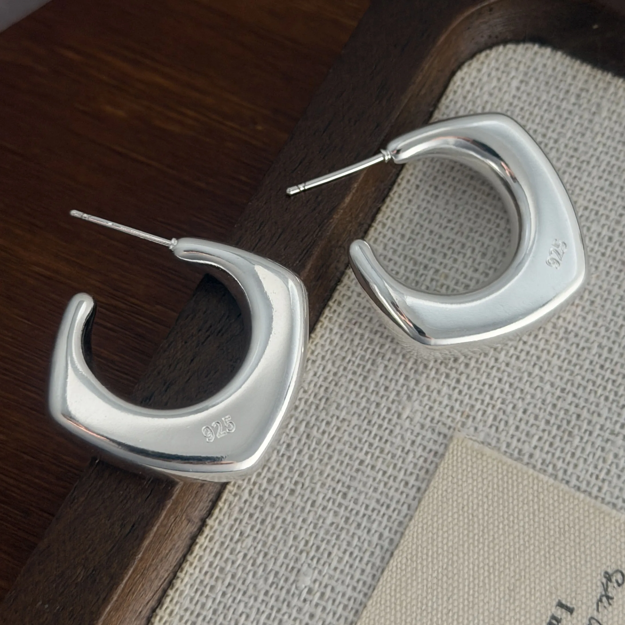 Vintage-Ohrringe aus 925er-Sterlingsilber für Damen, trendige, einfache geometrische Ohrstecker, Schmuck, verhindert Allergien, Party-Accessoires – Detail 4