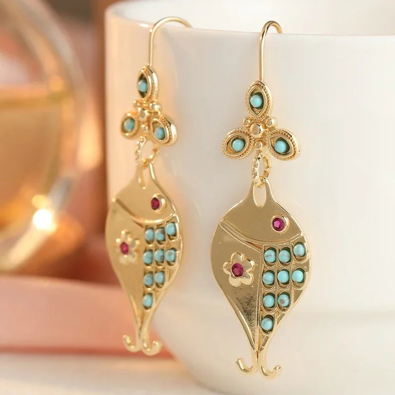 Vintage Bohemian Style Small Fish Shaped Women's Earrings Inlay Imitation Turquoise Pendant Earrings Causal Vacation Jewelry