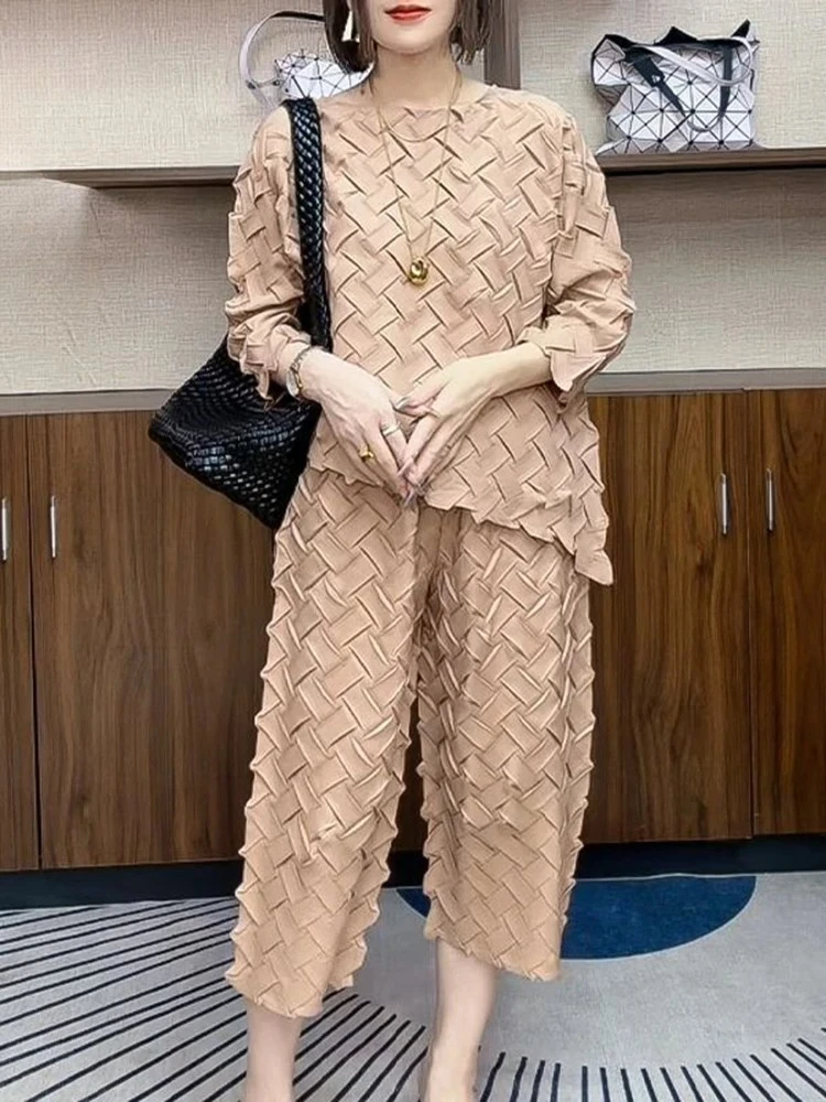 

Black Design Loose Pleated Women's Two Piece Set Niche Simple Round Neck Pullover with Wide Leg Pants Miyake 2025 Summer New
