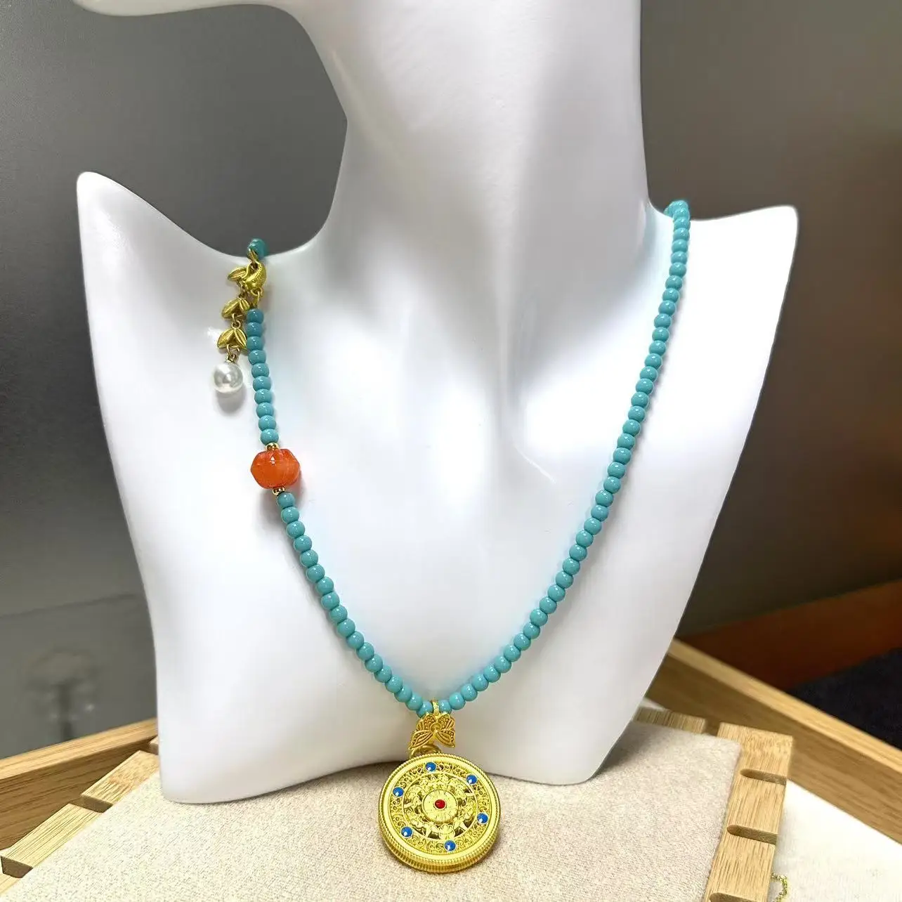 Turquoise Necklace with Mother of Pearl Pendant Necklace Lucky Symbol Popular Chinese Style Chain Fashion Jewelry Special Gift