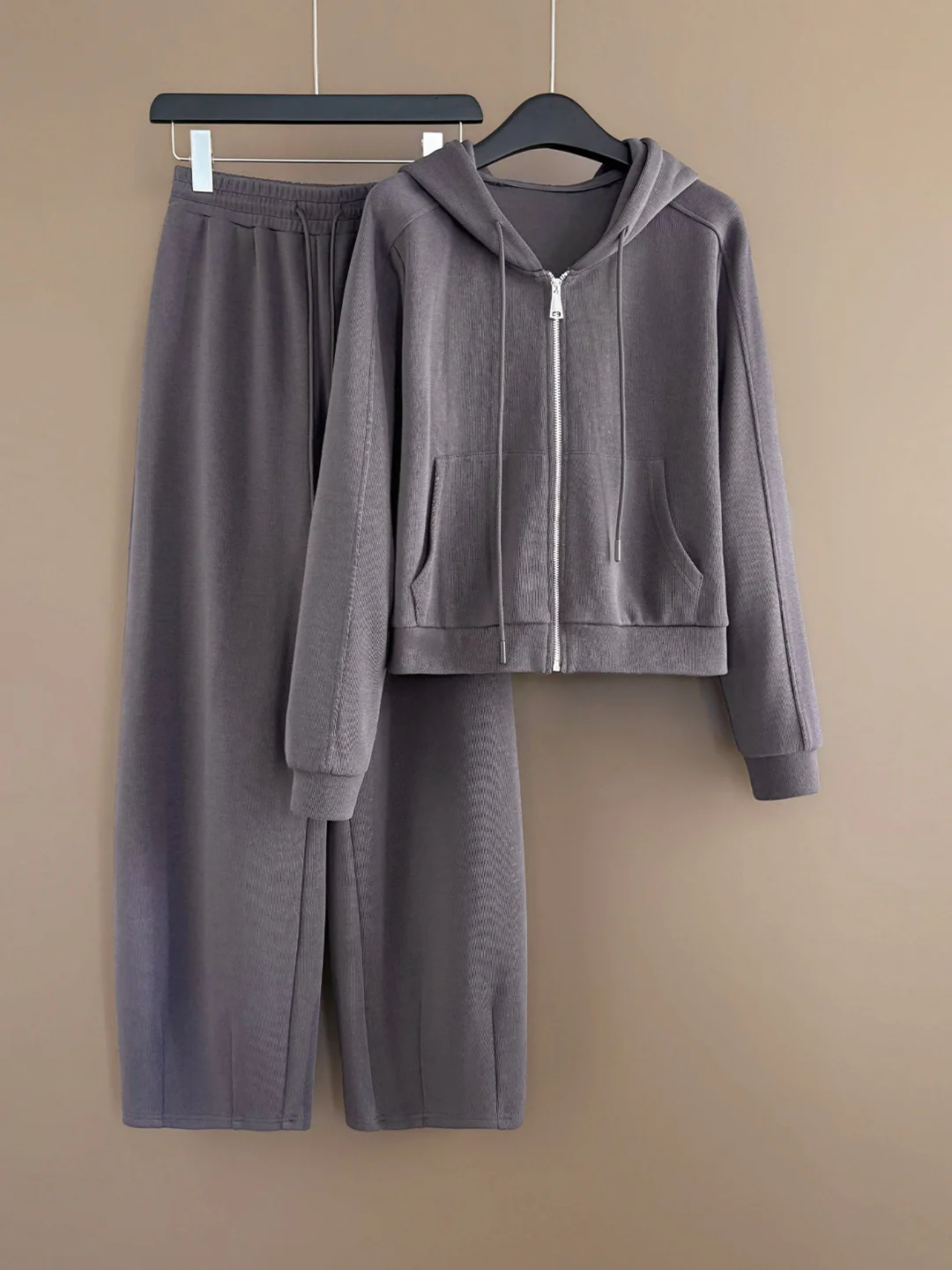 

Casual Fashionable Women's Spring 2026 Two-Piece Set Hooded Open Cardigan Jacket Grey Wide Leg Pants Running Outfit Ensemble