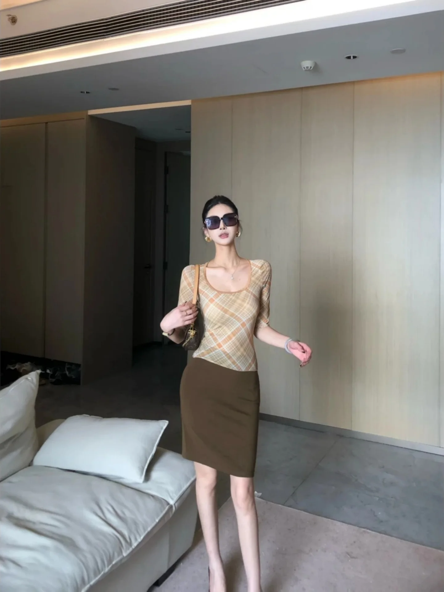 

Sexy Trendy Girl Set Women Early Spring Lady Style Slim Checkered mid Sleeve Top Wrap around Skirt Two Piece Set Fashionable ...
