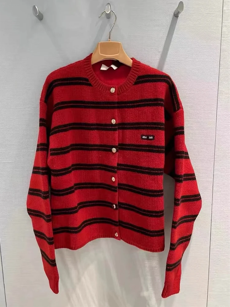 

Красный вязаный свитер-кардиган: Новогодняя модная полосатая женская кофта маленького размера, теплая зимняя, с круглым вырезом, длинными рукавами, на пуговицах