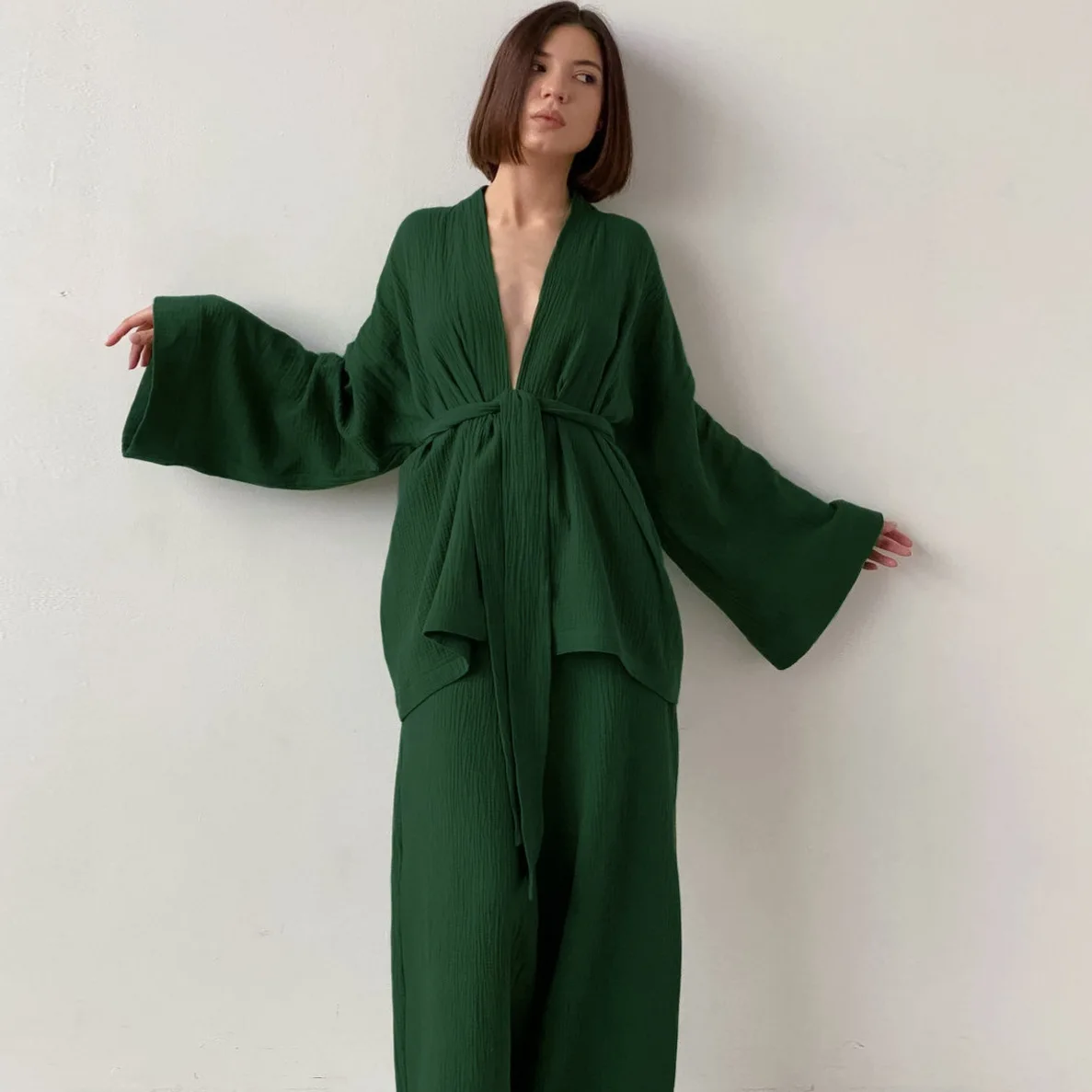 Loose and Comfortable Crepe Cotton Long-sleeved Nightgown, Trousers, and Two Pieces of Pajamas.