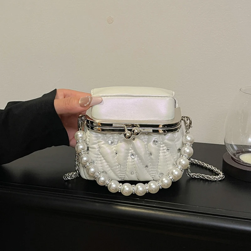 Unique Design Eveni… - image