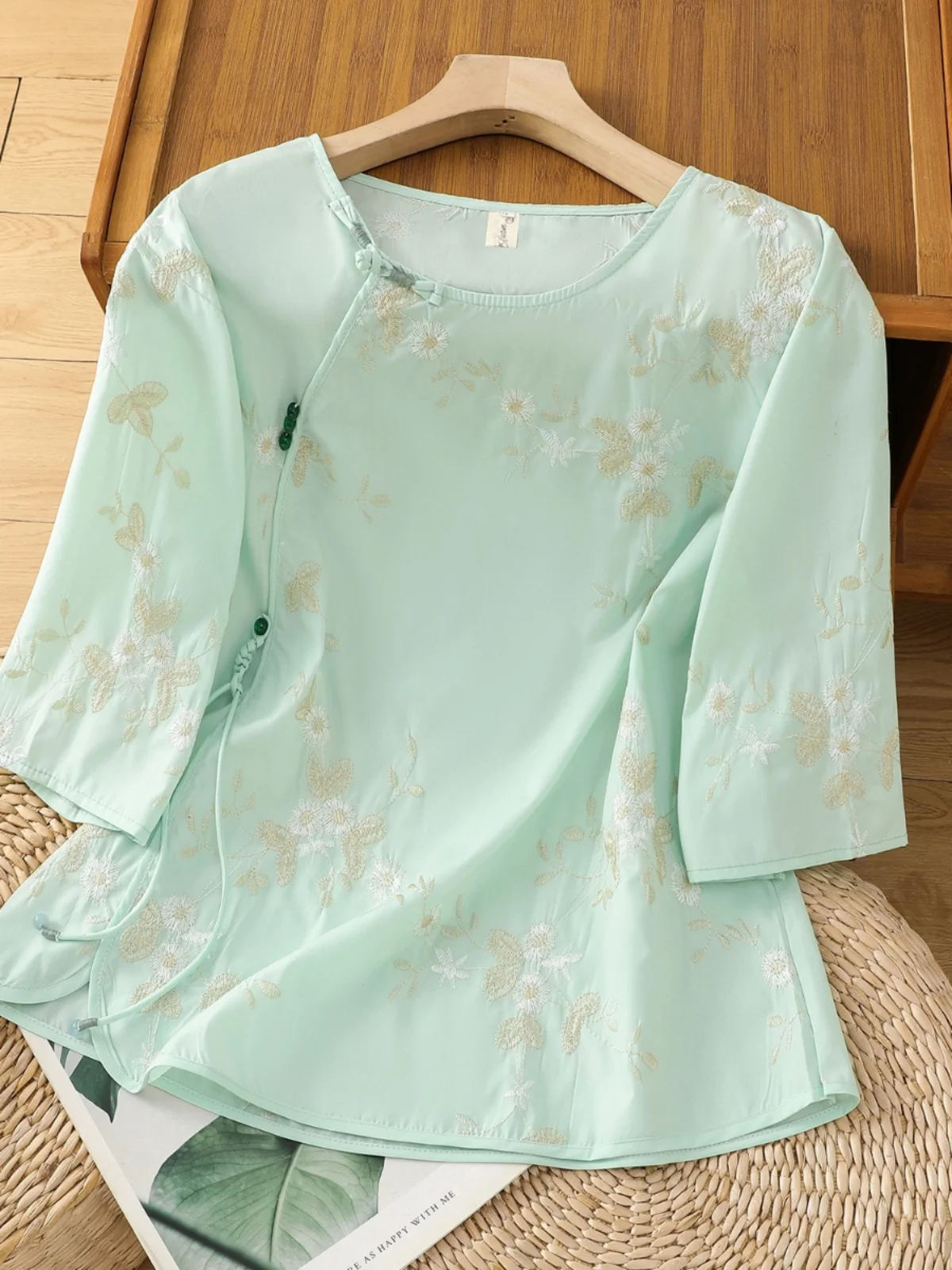 

Ele Embroidered round Ne irt Women's Summer Retro Chinese Sle Buttoned Traditional Hanfu Top Comfortable Loose Fit