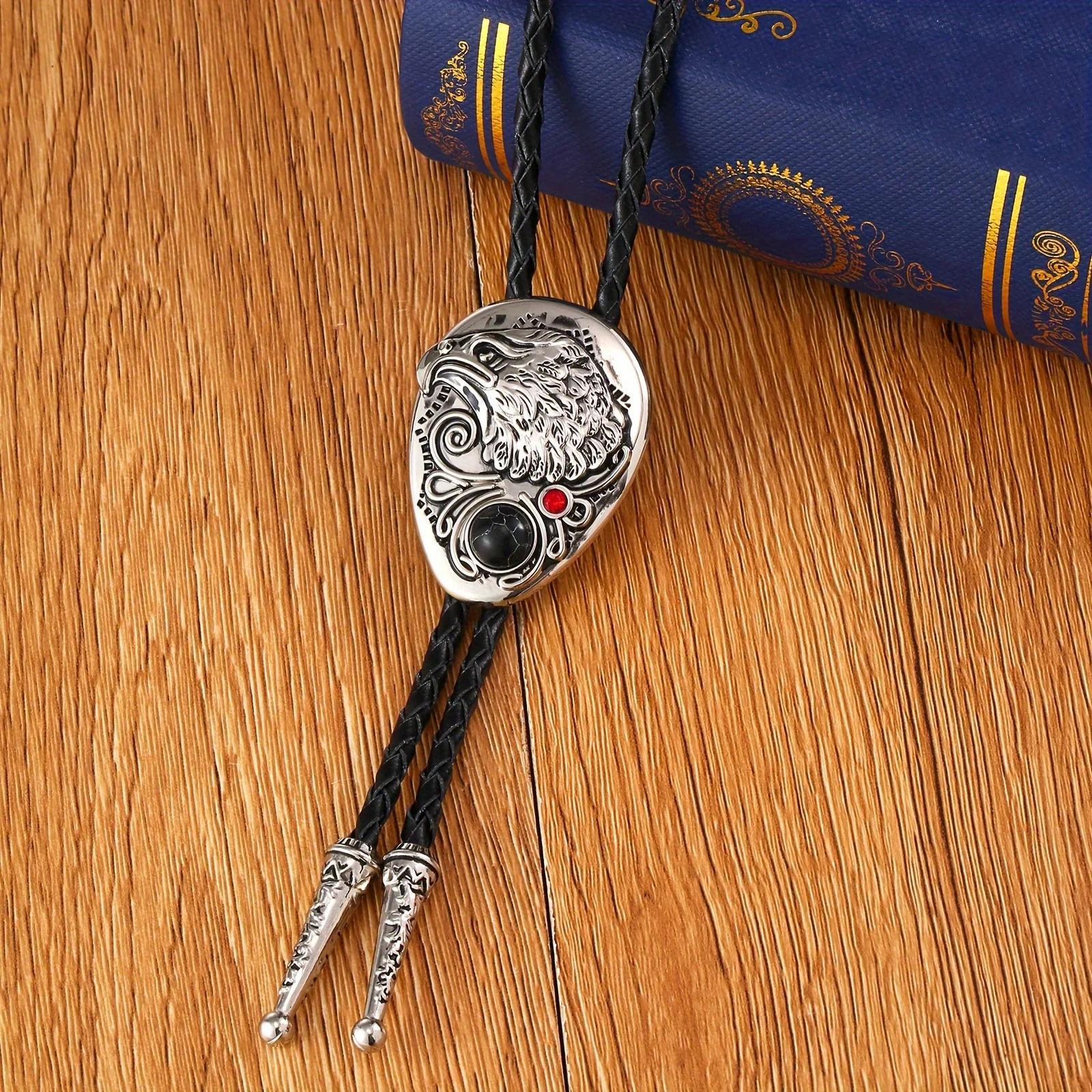 

New Fashionable Men's Gift Accessory Featuring Synthetic Zircon Geometric Eagle Leather Rope Pollo Tie Wholesale