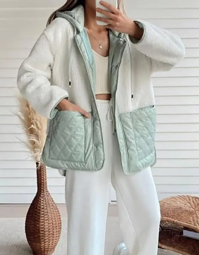 

2025 Color Blocking Splicing Design, Lamb Fleece Single Breasted Pocket Hooded Jacket Winter Women's Warm Loose and Fresh Jacket