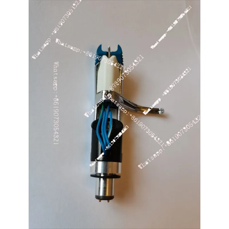 

Головка B обновлена новой изысканной иглой из натурального алмаза.