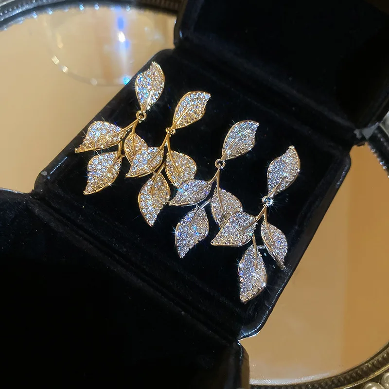 Zircon Leaf Tassel Earrings for Women High-end French Retro Fashion Drop Earring Temperament Versatile Luxury Designer Jewelry