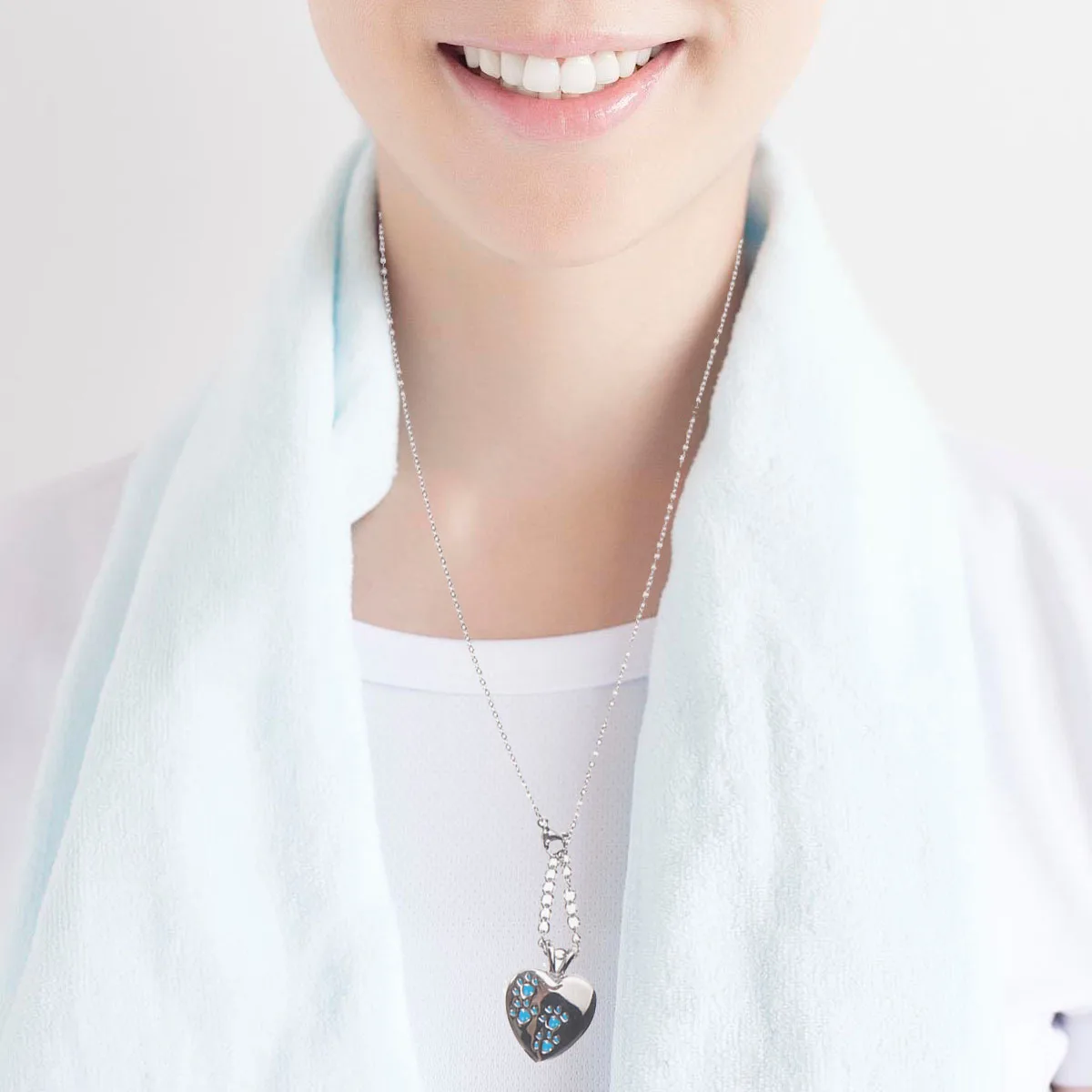 

Pet Urn Necklace Necklaces for Ashes Fashion Ladies Heart Chain Claw Pattern Women Can Be Opened and