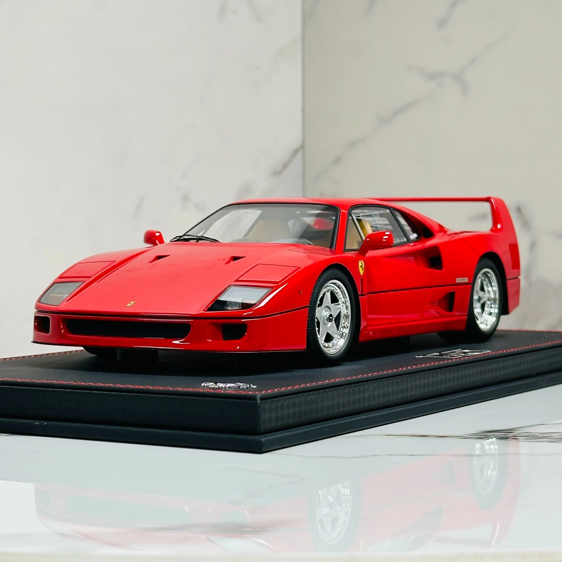 BBR 1:18 F40 الأحمر محاكاة طبعة محدودة الراتنج المعادن ثابت سيارة لعبة مجسمة هدية