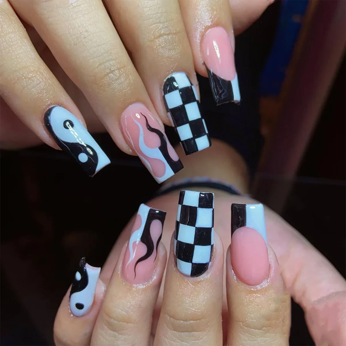 

24p Black & White Flame Yin Yang Chessboard Pink Ballet Fake Nail Coffin Full Cover Artificial False Nails Tips Press on Nail