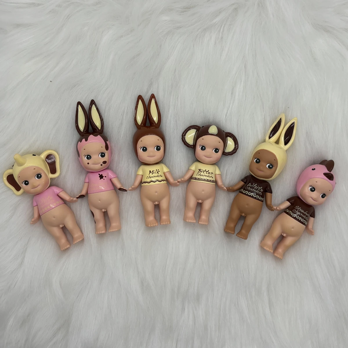 

Sonny Angel Mini Figure Easter 2014 Series Rabbit Milk Chocolate Strawberry Chocolate No box No bag Blind Box