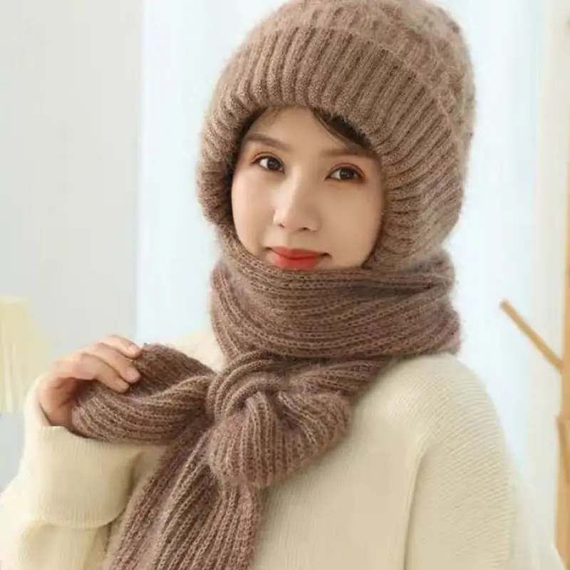 Padded and thickened hooded scarf one-piece hat, warm squirrel fleece wind and snow hat