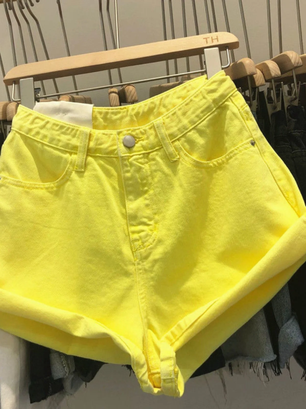Summer New Style Women's High Waist Wide Leg Short Jeans Candy Color Yellow Versatile A-Line Slimming Fashionable Shorts