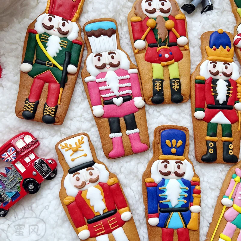 Christmas Nutcracker Solider Cookie Cutters and Stamps Plastic Christmas Cake Decoration Baking Tools DIY Fondant Biscuit Mould