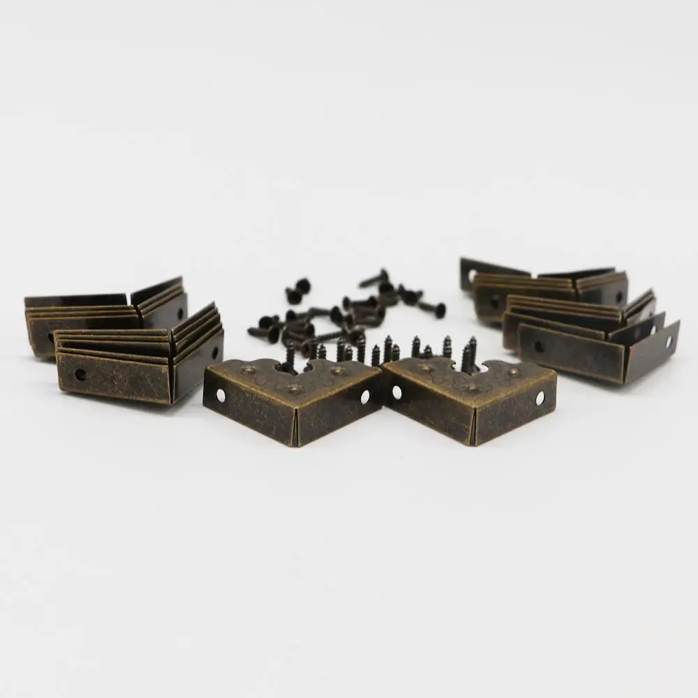 Antique Metal Crafts Wooden Case Decorative Corner Foot Corner Protector for Furniture Corner Brackets